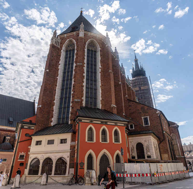 Polonia - Cracovia 024 - basílica de Santa María.jpg